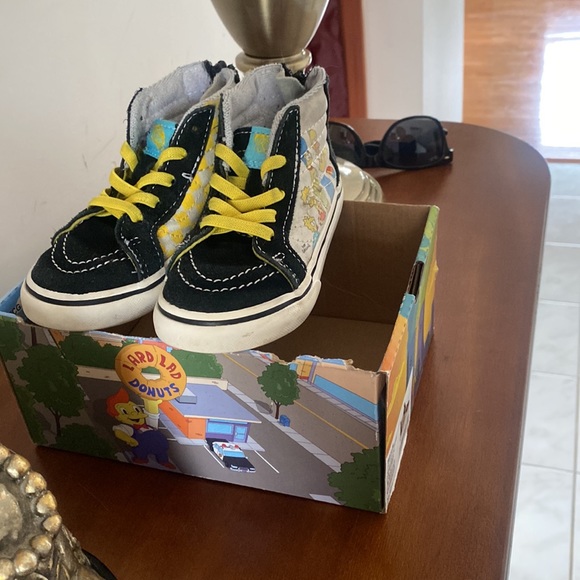 Vans the Simpsons hightop toddler shoes - Picture 2 of 8